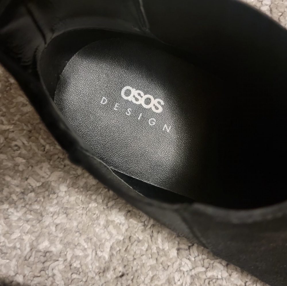 Chelsea boots both pair Black/ Tan - Picture 5 of 10